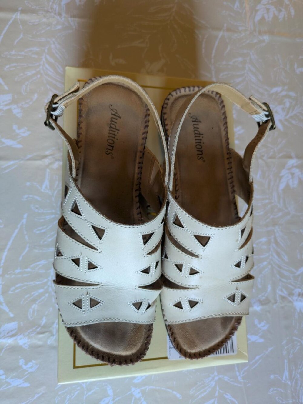 Auditions Women's Leather Sandals with Heel - 9.5W